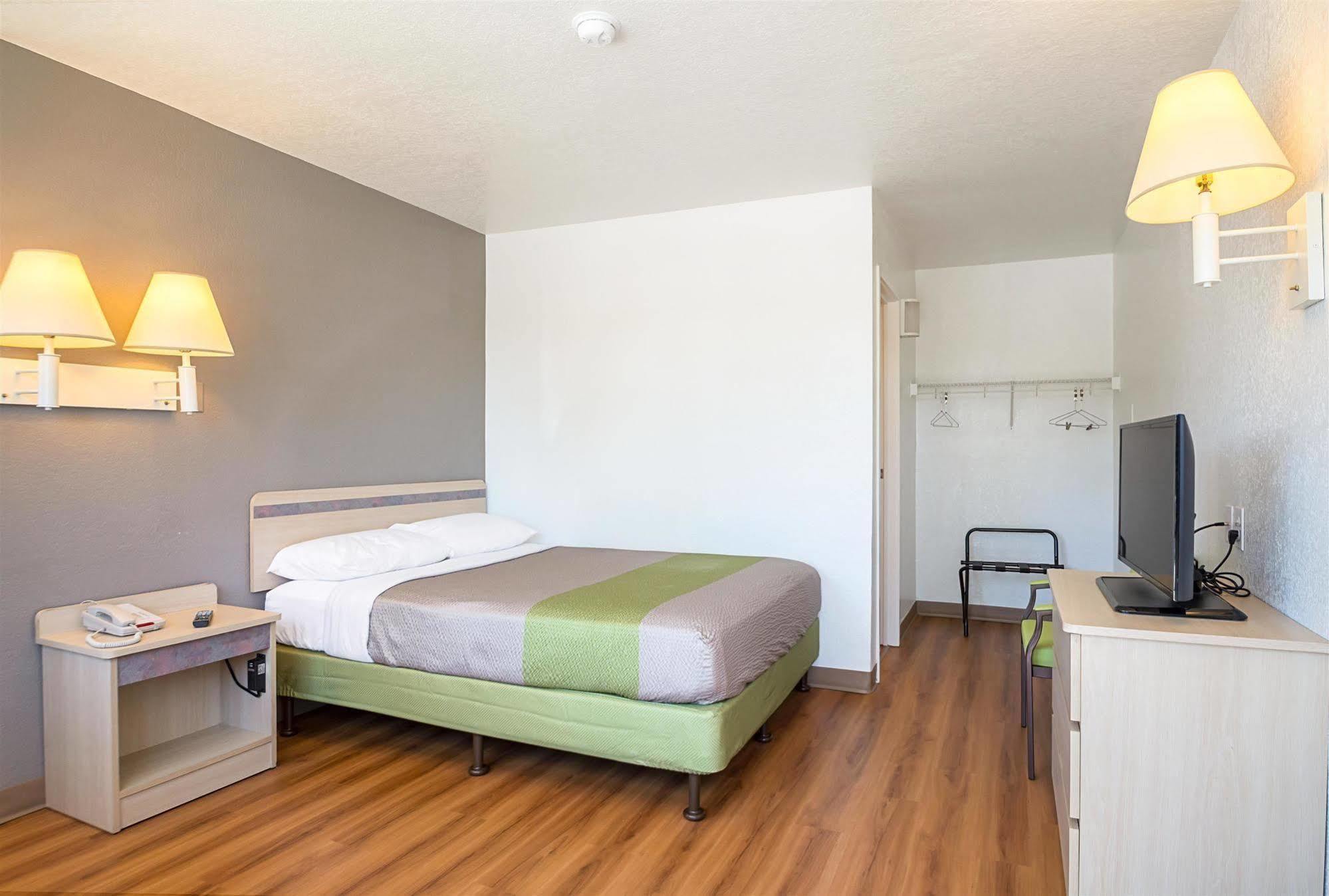 Motel 6-Pueblo, Co - I-25 Экстерьер фото