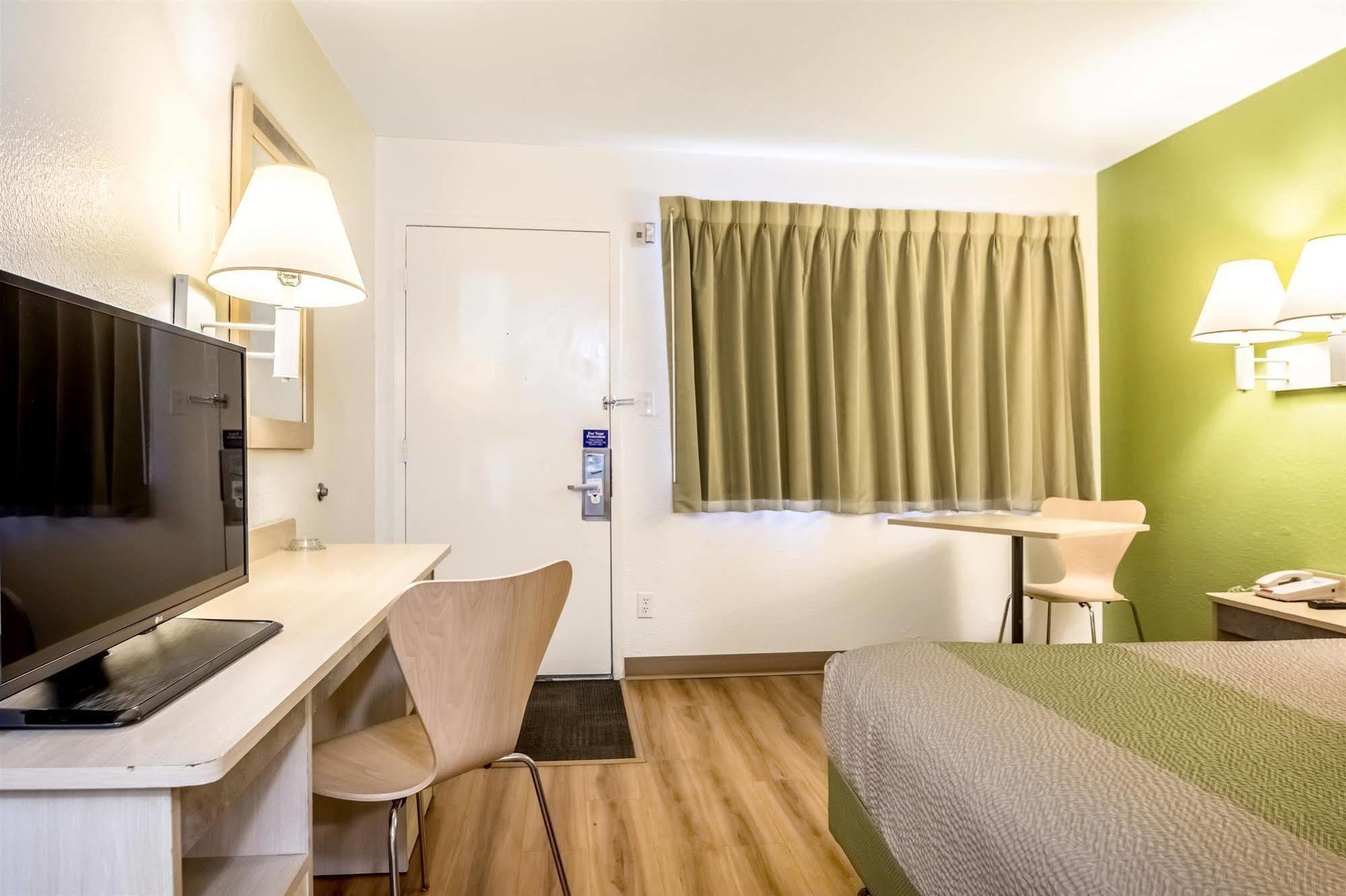 Motel 6-Pueblo, Co - I-25 Экстерьер фото
