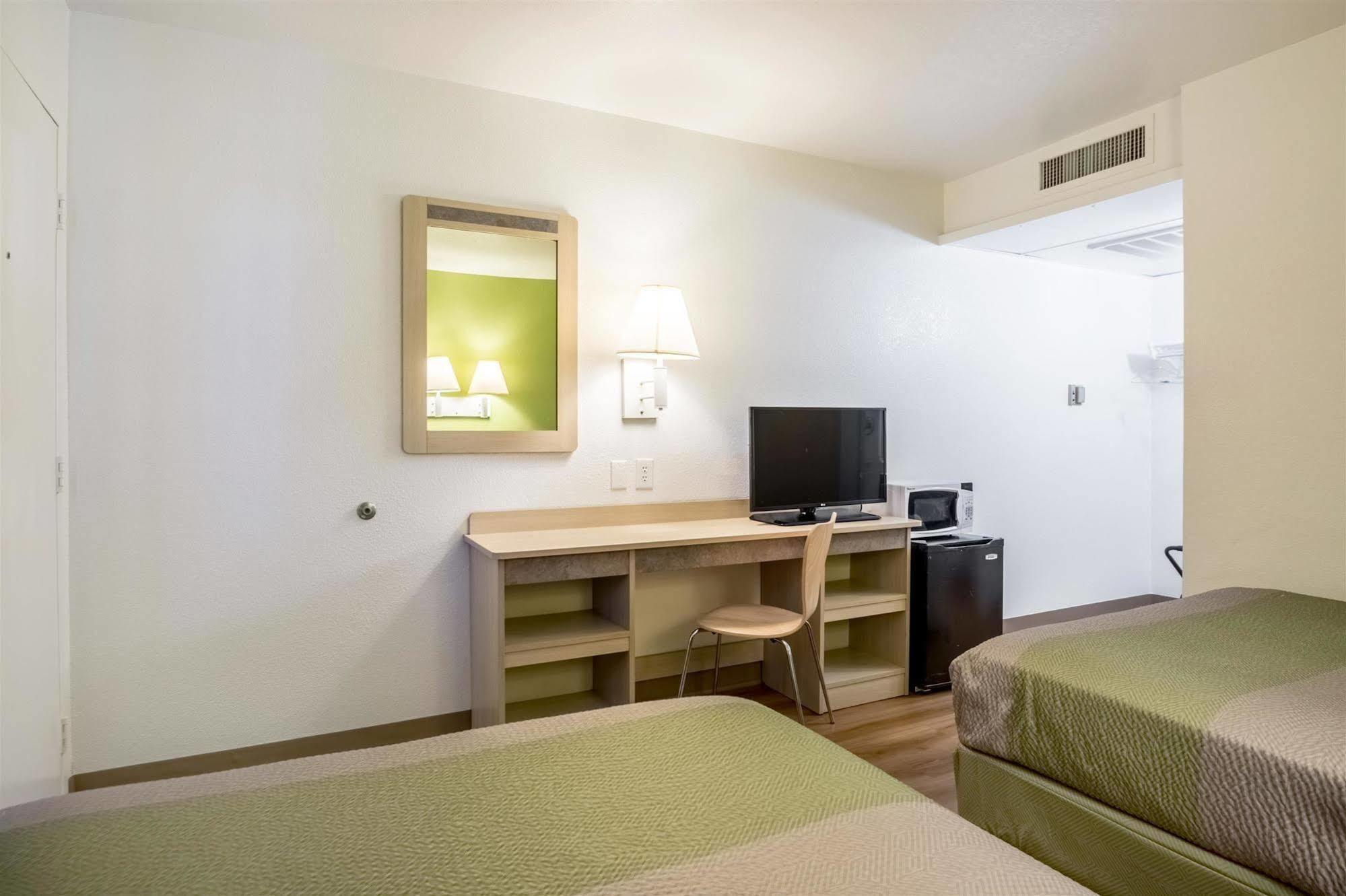 Motel 6-Pueblo, Co - I-25 Экстерьер фото