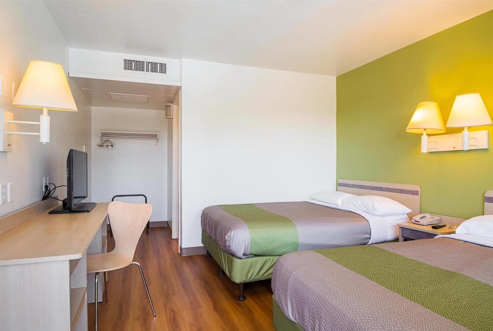 Motel 6-Pueblo, Co - I-25 Экстерьер фото