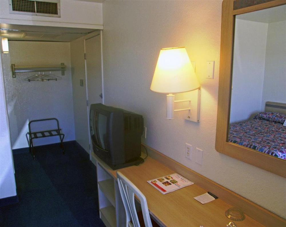 Motel 6-Pueblo, Co - I-25 Удобства фото